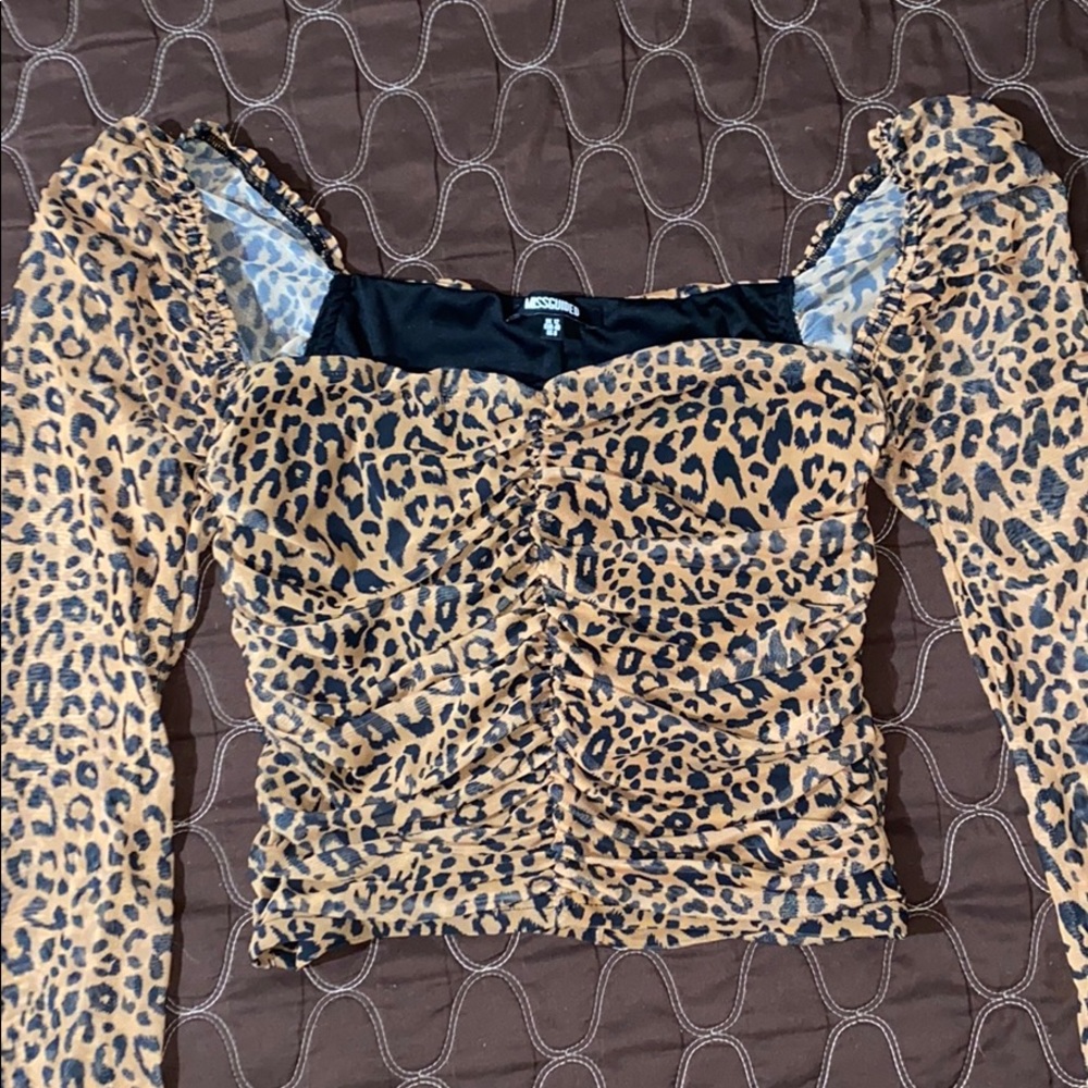 Long sleeve cheetah crop top